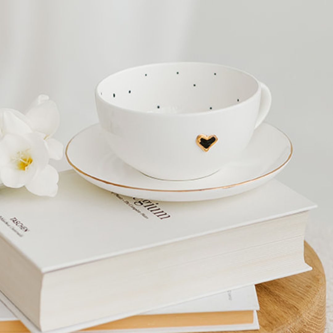 Porcelianinis puodelis su širdele