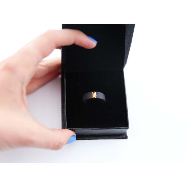 Porceliano žiedas Ara