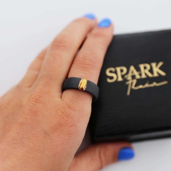 Porceliano žiedas Ara