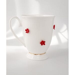 Puodelis su gėlytėmis