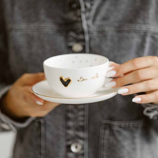 Porcelianinis puodelis su lėkštute Su meile