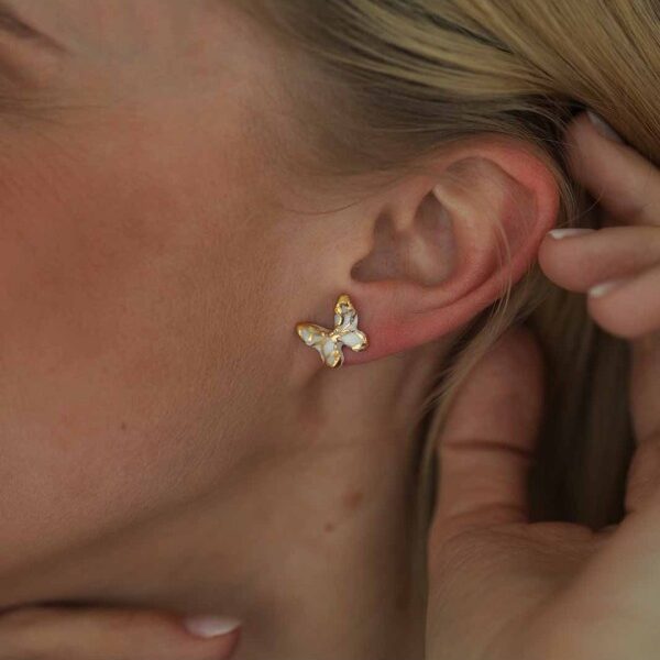 Porceliano auskarai Balti drugeliai