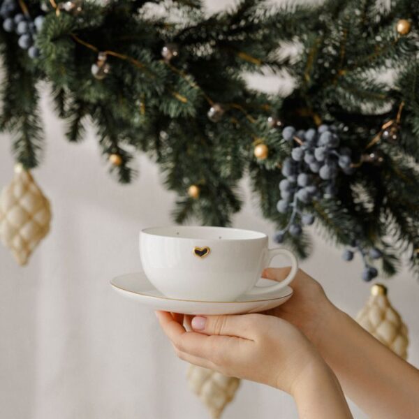 Porcelianinis puodelis su širdele