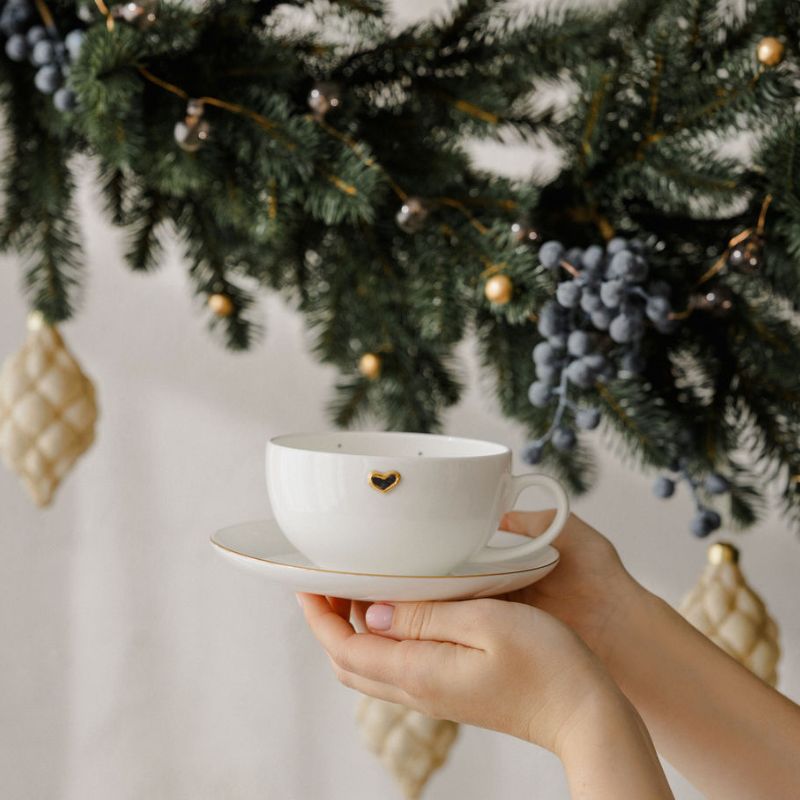 Porcelianinis puodelis su širdele