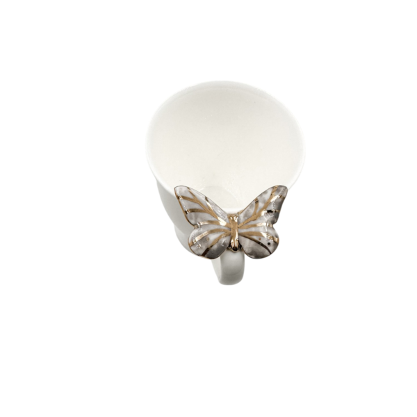 Porcelianinis puodelis su pilku drugeliu