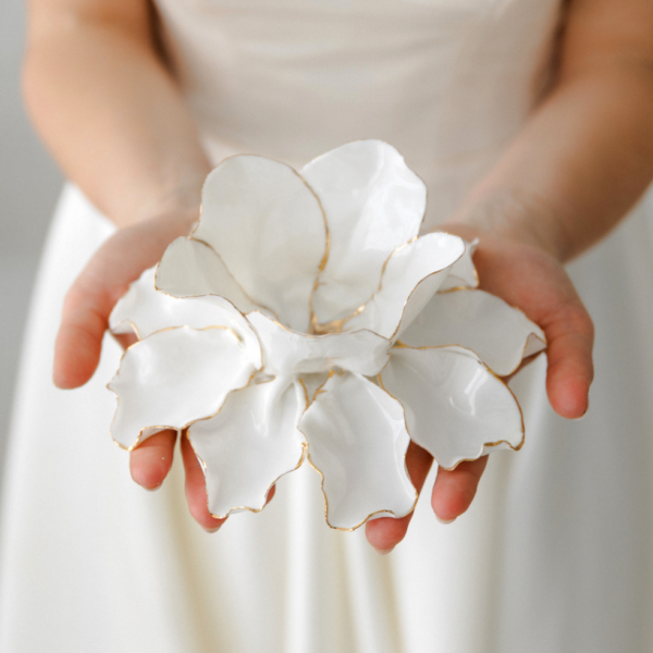 Gėlės žiedelis porcelianinis šeimos židinys