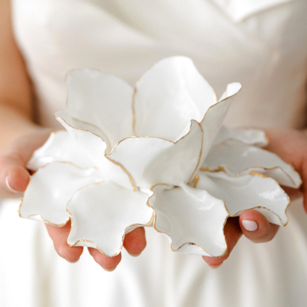 Gėlės žiedelis porcelianinis šeimos židinys