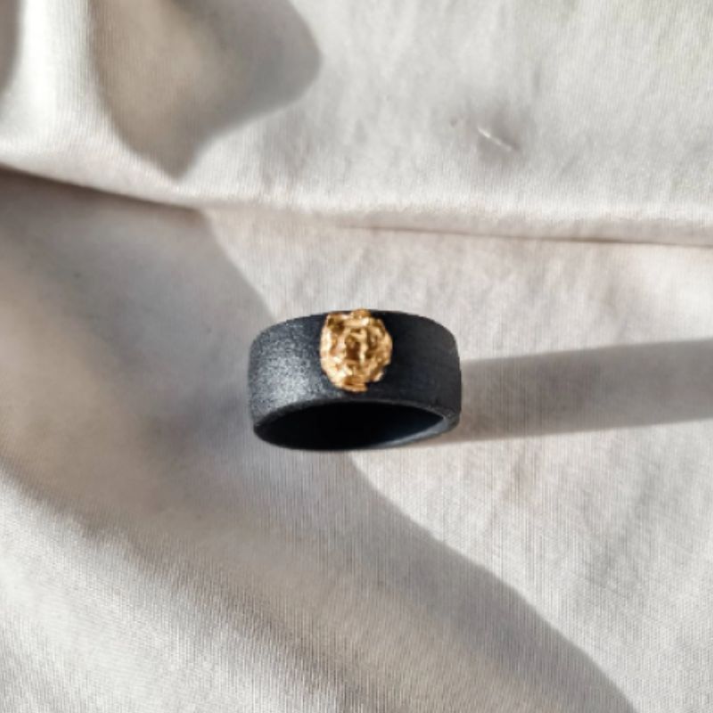 Elia juodo porceliano žiedas
