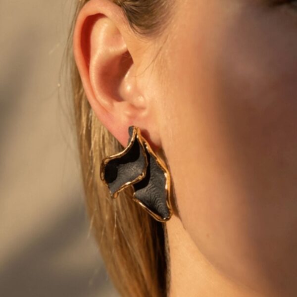 Porceliano auskarai Ignė