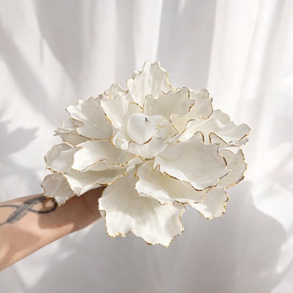 Bijūnas porcelianinis šeimos židinys